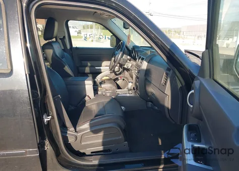 2007 Dodge Nitro Slt/Rt from USA, damaged, VIN 1D8GT58687W610975